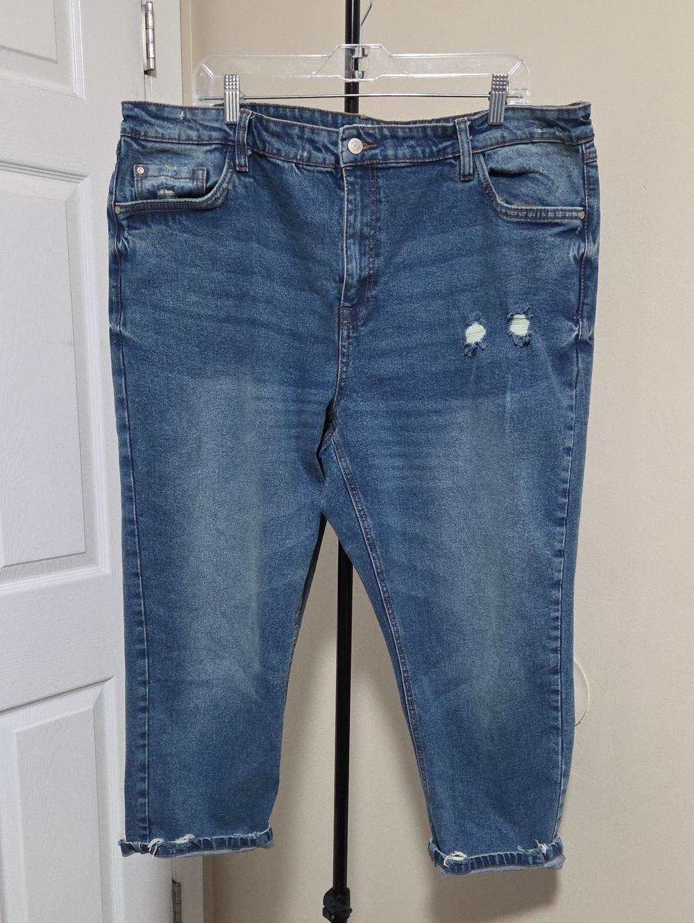 MyStyle Plus Size Blue Cropped Distressed Jeans